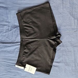 Aritzia Sunday Best Marlowe Shorts Black Size L